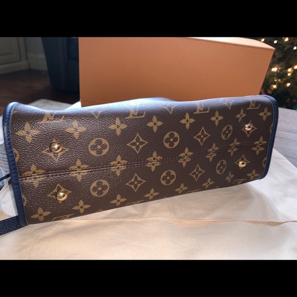 Louis Vuitton Popincourt PM bag - Picture 7 of 8